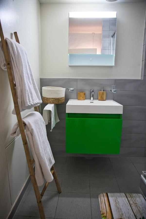 Chill Home : Appartement Cocooning Avec Jacuzzi Grandson Exterior foto